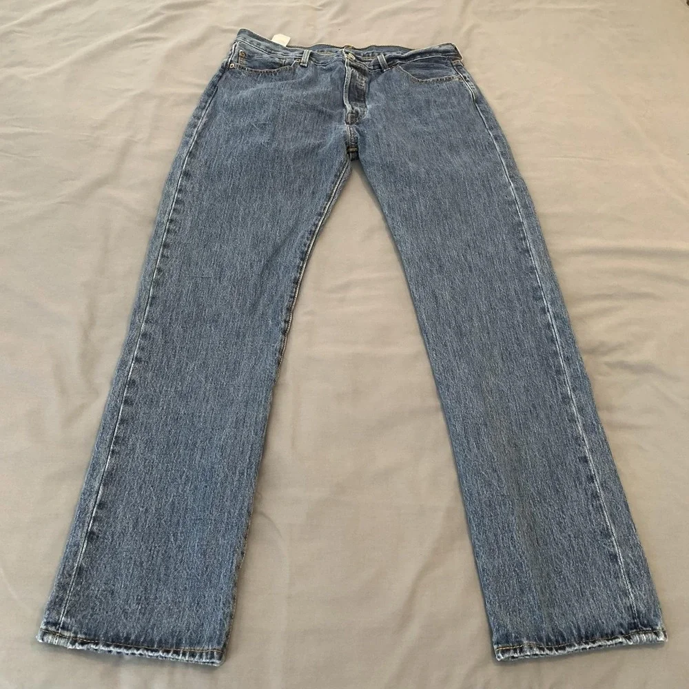 Levis 501 Jeans Mens 35x34 Blue Medium Wash Straight Leg Button Fly Denim Pants